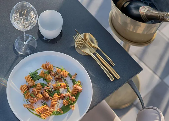 Отель Nh Collection Fori Imperiali